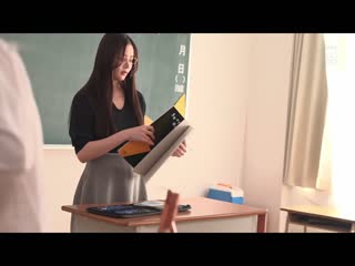 那美术老师竟然让我们的肉棒这么下流地含得如此兴奋，真是梦般的事。 白峰美羽 ADN-591