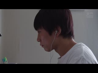 「假扮男友吗？」被女友说着「假扮男友」，虽然不该喜欢上她，不过还是喜欢上了她，沉溺在比真正恋人还要浓厚的性爱之中。 五芭 YUJ-029