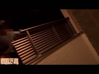 還不出錢的爛女人在家中窗戶全開對附近開放鬼爆高潮。子宮口外徹底開發＆無套中出亂交！！高潮一次抵500日圓 FC2-PPV-2245831