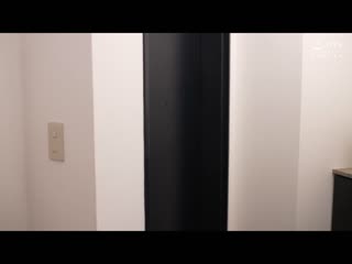 来到同居中狭窄家裡住宿而来的女友妈妈对恩爱的2人发情诱惑男友川字中出性爱 翔田千里 VEC-622
