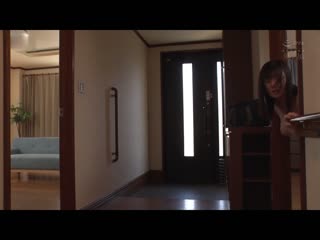 邻居的供品 再会的儿时玩伴来到家裡的事。真人版 近亲相姦NTR 巨乳少女成为了父亲的慰安者… 小梅惠奈 MUDR-198