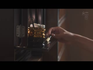 被中年男人包围的未亡人轮姦ー。 只对老公献上‘纯洁’、贞淑人妻的悲剧…。 佐田茉莉子 JUQ-127