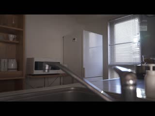 JULIA到自家访问 直到早上的中出住宿约会 CJOD-351