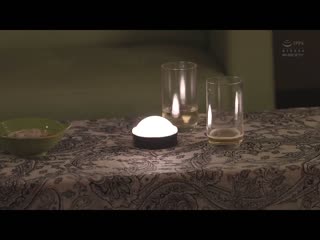 交了人生第一个女朋友 脱了衣服之后…穿着衣服完全看不出来拥有一对美丽的胸部！兴奋大爆炸的我猛烈幹下去 佐藤汐 EBWH-070