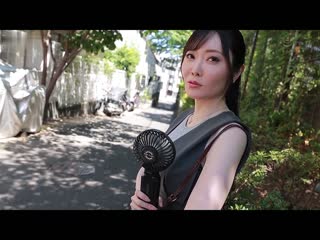 难以亲近的气氛。其实…想要尽心尽力，能幹人妻的「顺从」本质。新人 七濑理红 AV出道 ＃研究所毕业的秀才人妻＃在投资银行工作的能幹OL JUQ-524