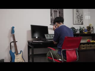 被嫉妒的我常去风俗的青梅竹马六花与一香进行风俗公寓游戏。她们激烈地争夺着，不断地被抽插中出！她们说：「如果要去风俗，不如找我们这些可爱的女孩来服务你！」小野六花 松本一香 MIDV-907