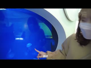 以前方便的炮友睽违3年再会时已是最棒的漂亮人妻…老公下班回家8点前见面中出。 美谷朱里 HMN-155