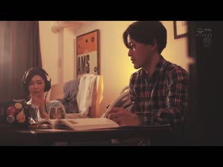 随着甘甜呢喃、我直到大学留级、沉溺在与人妻窝在家做爱…。 爱弓凉 JUL-954