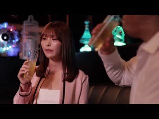≪和客人亂交影片≫ 在After的飯店被等待著的性慾高漲的噁男們粗暴地玩弄美巨乳身體，進行不同意性交！！ 一夜成為肉便器的Lounge Girl 千咲千奈 EBWH-269