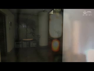 搭不上末班车二人独处…与平常严厉喝醉酒却可爱的女上司幹到早上 君岛美绪 VEC-448