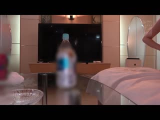 见面就超速进宾馆即刻开插！！ 美人妻是速效型方便絶伦婊子。 人妻:堇 NNPJ-565