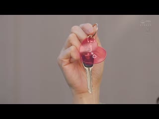 得到钥匙的人妻，在男大学生毕业前被在独居房间裡中出的故事 小野梨花 JUR-430