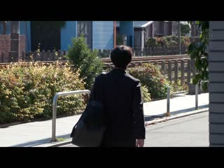 与儿子的朋友已经5年持续着炮友关係。与年轻人不讲理的玩火…沉溺在中出情事的我。佐田茉莉子 JUQ-799