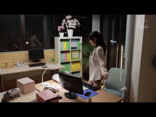女上司的命令让大家欺负我，不管插入什么都…忽略我吧。 夕雏惠美里 杏小恋 IPZZ-483