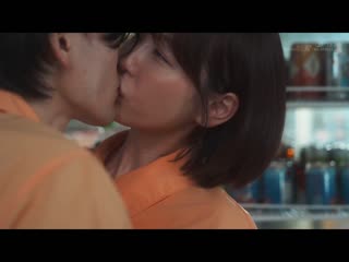 「美人」「隐藏火辣身躯」「欲求不慢」与集结三拍子的打工主妇T桑见面超商打工尽情抽插吞食状态的神景点 都筑亚美 SUWK-001