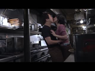 用超下流淫语对我诱惑的居酒屋高傲小恶魔女学生打工妹 宫岛芽衣 STARS-608