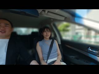 这一天一生不会忘记。与成为美人空姐的青梅竹马再会 飞行前的数小时约会接吻一生分抽插乱流般激烈做爱。 翼舞 SSIS-897