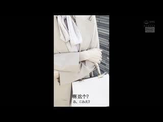 富豪无精子老公让我厌倦了，代理精子制造不伦的高贵爆乳名媛妻子，把年轻男人叫到酒店，进行无套中出的情色自拍录影 JULIA CJOD-466