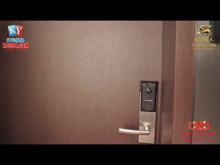 星空无限传媒 酒店变态服务员强上性感御姐-依颂 xkky-012