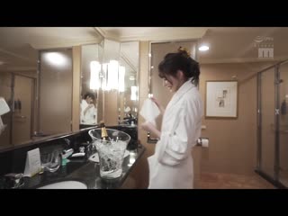 S级女优完全私人姿态全部激拍！ 直到早上满满2人独处的体液交换约会持续无套浓厚交尾！！ 新有菜 MIDV-442