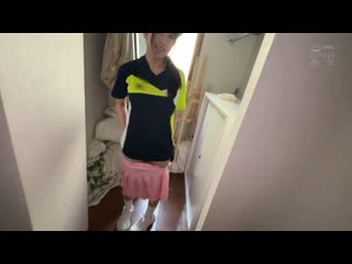 与从社团活动归来的汗流浃背美少女，一边穿着练习服就立刻插入青春性爱！运动部女子6人 情侣中出精选 MUCD-333