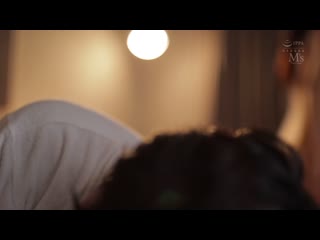 在出差处居然与沉稳后辈女社员住同房睡单人床 突然变一个人似的她对困惑的我密着诱惑持续搞痴女玩法到早上。 北冈果林 MVSD-628