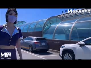 麻豆传媒 在机场迷路遇到了热心空姐帮忙带路 szl-016