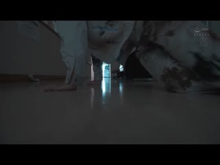 在逃亡中，被绝伦中年男收留的破旧公寓裡，充满激烈又短暂的性交，罪恶的女囚的7天―。 一乃葵 JUR-364