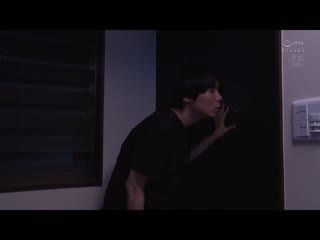 住隔壁的双重人格妻子 清纯过头的美月与淫乱过头的美月。 弥生美月 MEYD-850