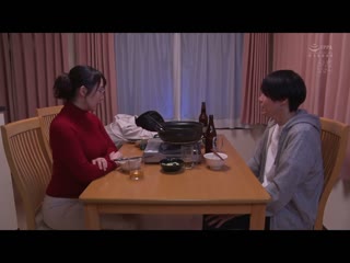 住隔壁的双重人格妻子 清纯过头的美月与淫乱过头的美月。 弥生美月 MEYD-850