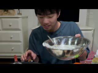 男孩气质隐藏巨乳的女友达，让我意识到她作为异性的感觉。 梓光莉 YUJ-030