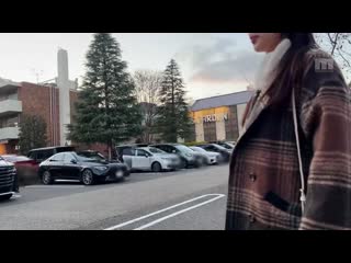 成为AV女优的前女友幼驯染再会 久违的她变得清纯可爱，于是邀她约会，没想到她答应了。那时候，我们只有接吻的经验，第一次在酒店过夜，做了第一次性爱，结果中出了好多次。 新井里真 MNGS-002