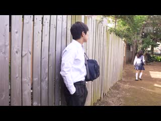 父母出游不在家时，青梅竹马来了说「我第一次有了男朋友，可以帮我练习一次做爱吗？」带着一个保险套来拜託我。明明说只是要练习一次，却因为鸡巴的快感太过强烈，以无套方式连续中出三天三夜 泉百华 MIDA-209