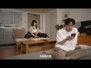 早上起床时发现喷潮湿透的棉被与爆乳同学！总是高傲展现恶劣态度的她、变得娇滴滴… 弓乃凛梦 ROYD-144