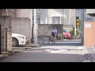 从将小孩送到保育园至接回的8小时间…与长男的少年足球队教练、搞着不伦性爱的絶伦妈妈脚踏车妻子。 纱仓真菜 STARS-808