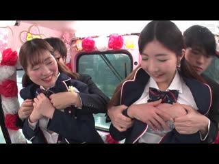魔鏡號 3分鐘前還是現役學生妹！畢業典禮後馬上搭訕！集齊各都市制服人氣No.1高中！通篇新作共30人出演，有10人幹到底！in東京・橫濱・千葉・名古屋・大阪・神戸 第三集 DVDMS-271