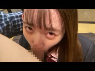与拿内裤赚零用钱的小帐制服女子约出来见面。掌握弱点强迫肉棒服侍。一面瞪眼哭泣一面讨厌口交强制屈服 完全拍摄 被害者10人240分 MUKD-474