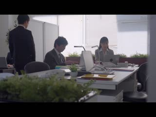 背信的社内NTR 老公在身旁持续被性骚扰中出性交 苍山爱奈 DLDSS-302