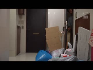 【阅览注意】被住在垃圾房间异臭大叔玩弄到脑袋空白般监禁同居的5日间调教记録 八木奈奈 MIDV-375