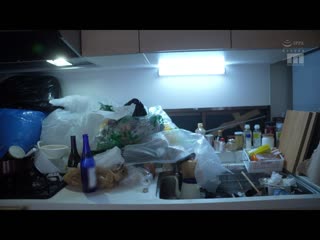 【阅览注意】被住在垃圾房间异臭大叔玩弄到脑袋空白般监禁同居的5日间调教记録 八木奈奈 MIDV-375
