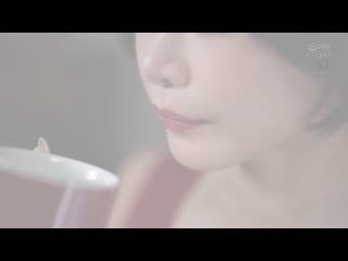 我怎么能告诉妻子，我把妈妈弄怀孕了…。-在一泊两日的温泉旅行中，我忘我地在她体内射精。- 推川悠里 JUR-338