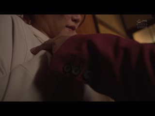 被DQN母亲搞得负债累累的女儿，为了偿还债务，舔了许多不认识的大叔鸡巴的故事。 七海那美 SAME-181