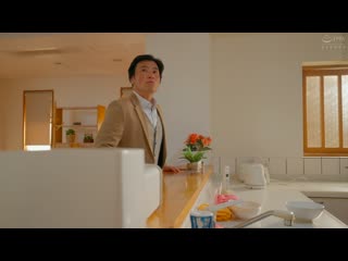 因為父親再婚，家裡突然變得陰暗！？突然出現的家人們都太過樸素！繼母是隱藏巨乳，繼姊是喪女尼特！更別說繼妹還是腐女遊戲玩家！原本覺得好像無法和她們搞好關係…結果她們都超色情，透過我的雞巴意氣相投！現在她們都用阿黑顏求我的雞巴！ HUNTC-359