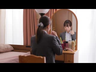 「因为是姐弟…只能磨擦」对于我这个尼特族，姐姐实在太温柔了，以磨豆腐为条件帮我处理性慾已经十年。有一天，她的阴道湿透了，我把龟头插进去2公分她也没说什么，所以…中出近亲相姦。 天宫花南 MIDA-189
