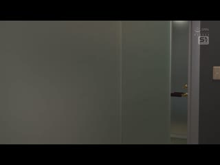 不知道妻子学生时代的我，看到妻子偷穿侄女的制服感到异样兴奋…5年没抱妻子了，这次抱起来真的超舒服 梦乃爱华 SONE-592