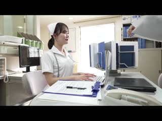 扭腰与舌舔超不得了的变态护理师以骑乘位与封口浓密接吻偷偷激烈搞痴女玩法！ miru SSIS-701