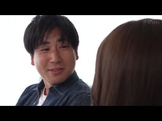 偷窥后辈花花公子的手机后，发现妻子被中出的偷情影片大量储存着 森日向子 MRSS-162