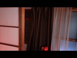 双舌交缠激情接吻与中出 吉冈日和 HMN-124