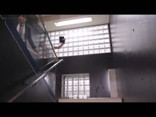 你们的屁眼哪位要来尝试高潮？ 我们的女上司是双人雌性高潮主人 满满高潮的话就有褒奖中出 美谷朱里 HMN-239