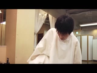 在巨乳人妻工作的美容室隐瞒其他客人偷偷持续被撸管的我 天川空 MEYD-793
